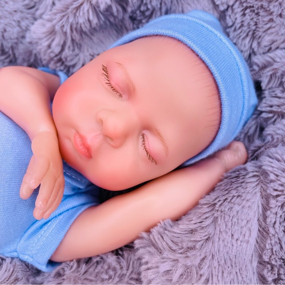 Nwot Mini reborn style doll baby vinyl limbs and cloth body with accessories - Picture 1 of 10